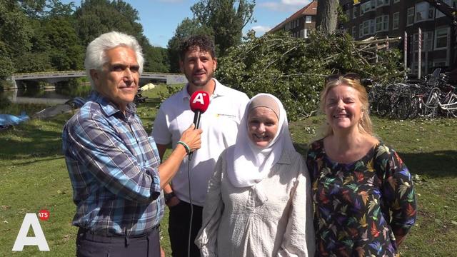 Buurt redt 16 bomen in West van de kap door nieuwe techniek: "Beste wat ik ooit gedaan heb" Buurt redt 16 bomen in West van de kap door nieuwe techniek: "Beste wat ik ooit gedaan heb"