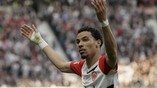 Liverpool rondt transfer van spits Ekitiké van Frankfurt af