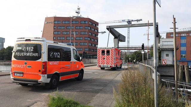 Kuriose Geburt in Hamburg: Baby-Glück vor der Klappbrücke | Regional