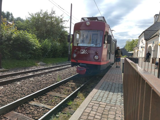 Triebzug Rittner Bahn am Bahnhof Klobenstein 